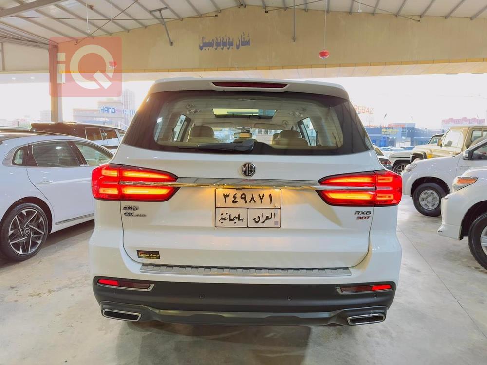 ئێم جی RX8